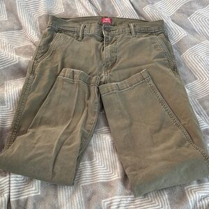 Levi's Men's Olive Chinos
